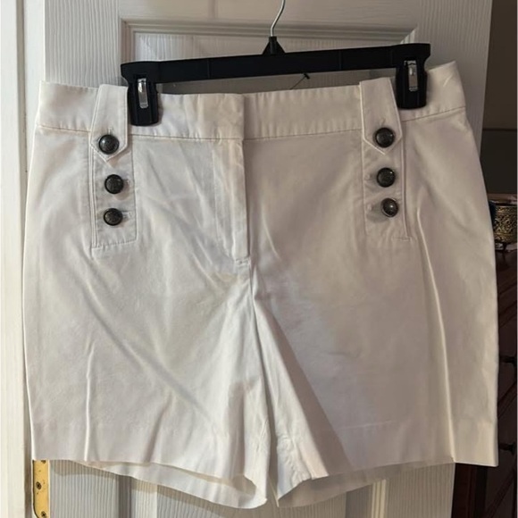 NWT Talbots White Sailor Button Detail Shorts SZ 10P - Picture 1 of 4